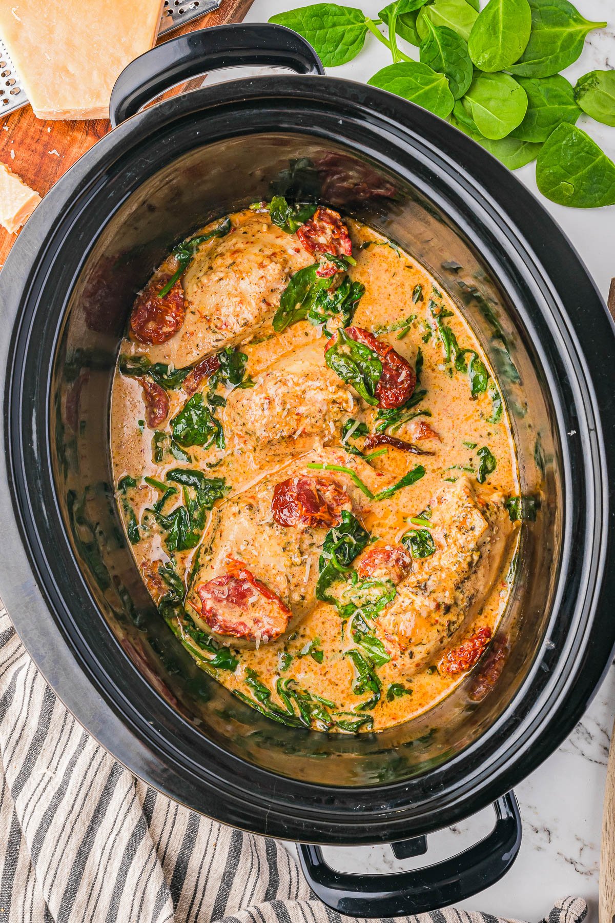 Creamy Crock Pot Tuscan Chicken: Sun-Dried Tomato & Spinach Delight